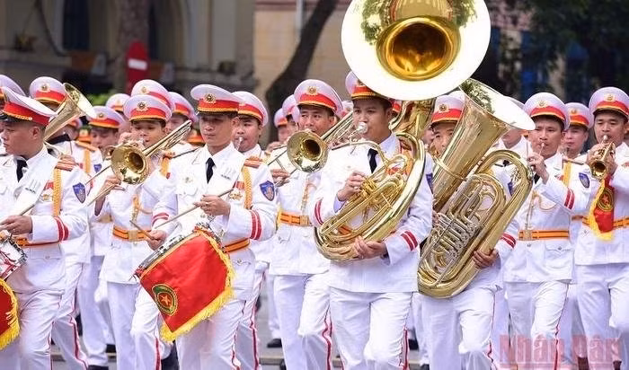 Un spectacle du groupe de musique policière du Vietnam. Photo : NDEL.