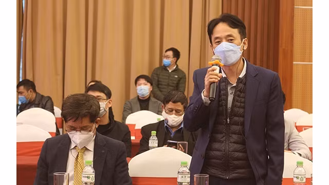Un représentant des entreprises d'IDE s'exprime lors de la rencontre. Photo : NDEL.