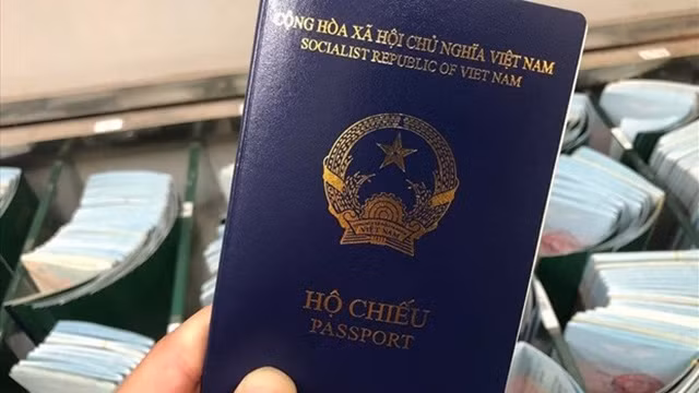 Le nouveau passeport vietnamien. Photo: thethaovanhoa.vn