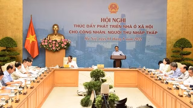 Le Premier ministre Pham Minh Chinh prend la parole lors de la conférence. Photo : VOV.