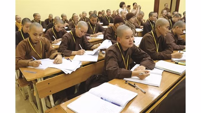 Un cours de formation bouddhique. Photo : Duong Tùng/CVN