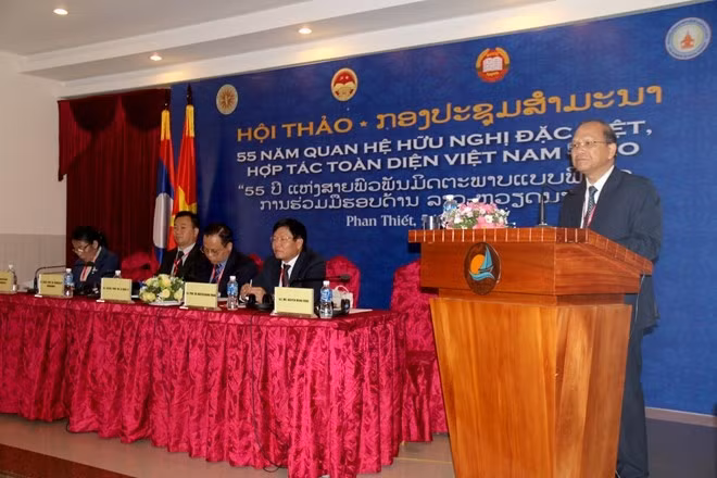 Le secrétaire du Comité provincial du Parti pour Binh Thuân, Nguyên Manh Hung, prend la parole lors du séminaire. Photo: VNA.