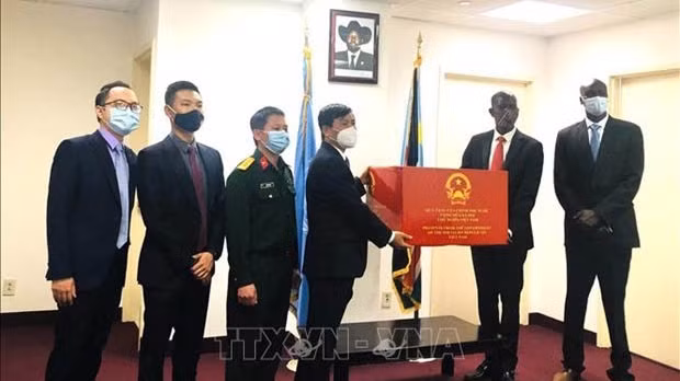 Cérémonie de remise de don de fournitures médicales du Vietnam au Soudan du Sud. Photo : VNA.