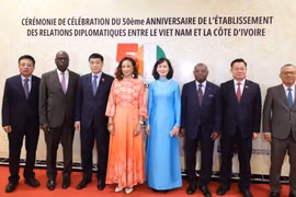 La célébration du 50e anniversaire de l’établissement des relations diplomatiques Vietnam–Côte d’Ivoire, organisée en Côte d’Ivoire. (Photo : Ambassade du Vietnam au Maroc, accréditée en Côte d’Ivoire)