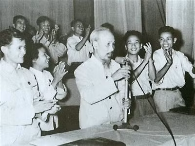 Le 10 mai 1941 est le premier jour où se tient le 8e plénum du Comité central du Parti communiste de l’Indochine, à Pac Po, dans la province de Cao Bang, sous l’égide de Nguyên Ai Quôc. Photo : Archives